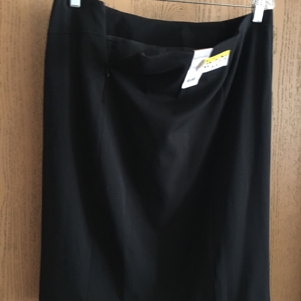 NWT Worthington Black Skirt
